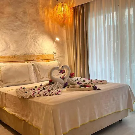 Yasos By The Sea Apartahotel 3*